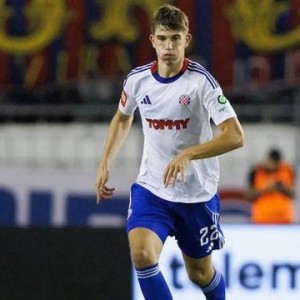 斯基拉：国米还在为姆拉契奇转会等待球员父亲的同意