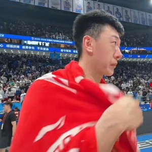 星空体育官网入口-广东出局夜王少杰泪洒现场！2年租借到期 下赛季回归存疑